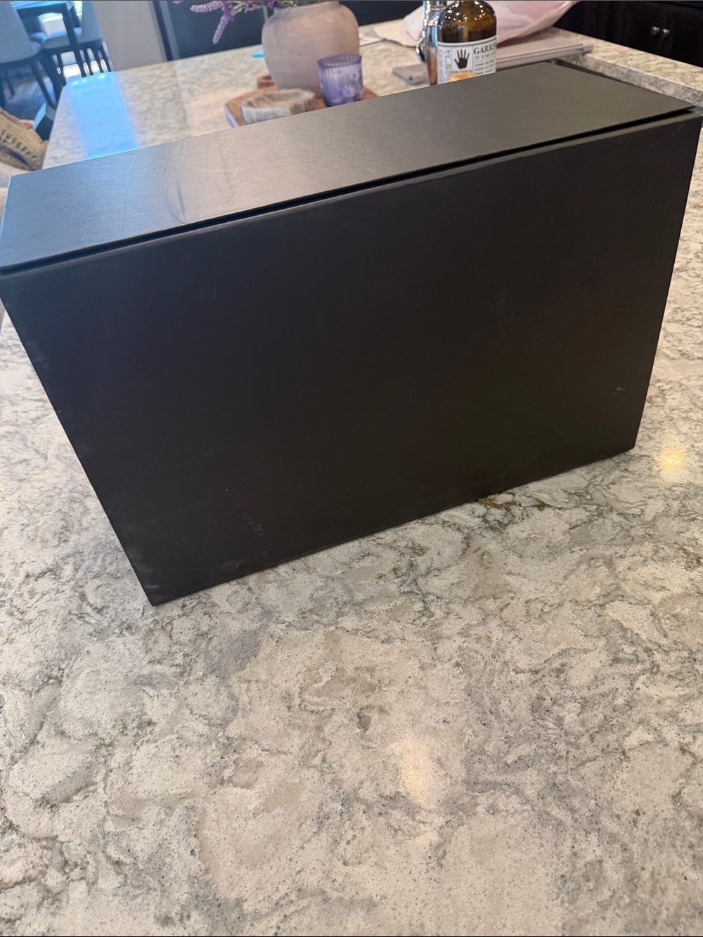 Gucci White Box with Black Trim and Logo - Picture 4 of 5